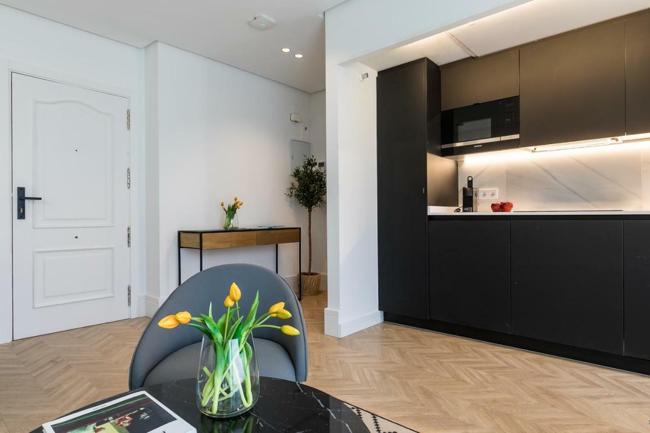 Feelathome Waldorf Suites Apartments 马德里 外观 照片